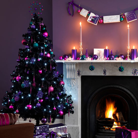 09-super-bold-decorations-in-purple-fuchsia-and-teal-for-colorful-and-cheerful-christmas